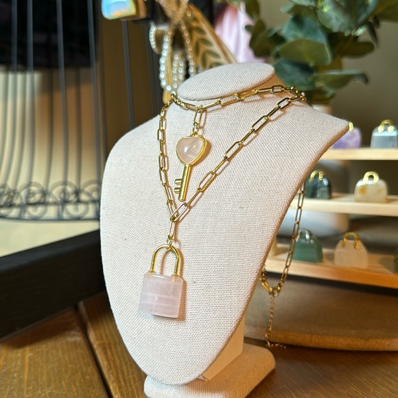 Banded Rose Quartz Stone Crystal Lock & Key Necklace - Picture 5 of 6